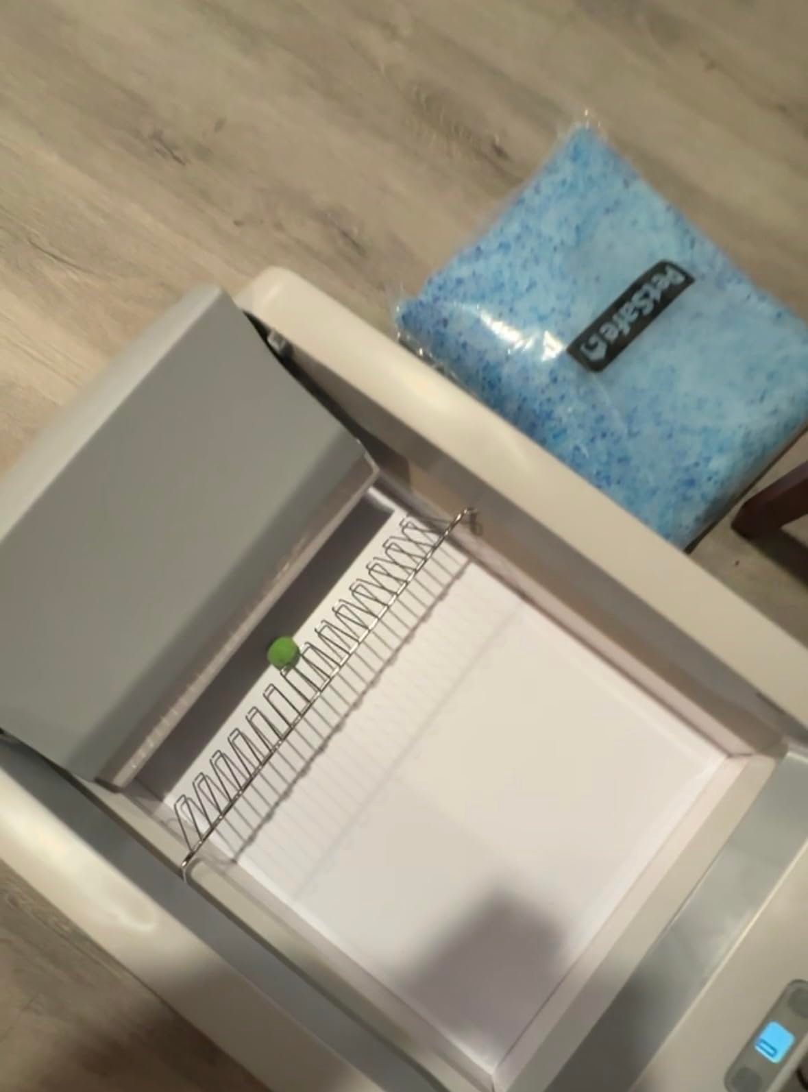 Crystal Pro Uncovered Litter Box photo review